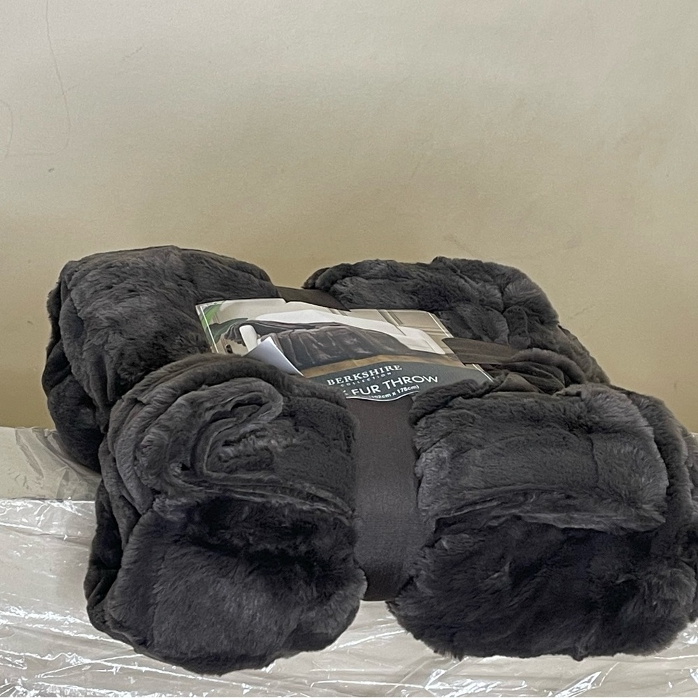 Berkshire Brown Plush Blankets and Throws for Cozy Comfort - Picture 2 of 8